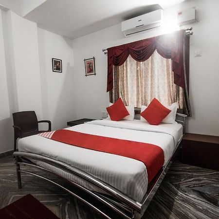 Oyo 14431 Sai Nivas Hotel Guwahati Bagian luar foto