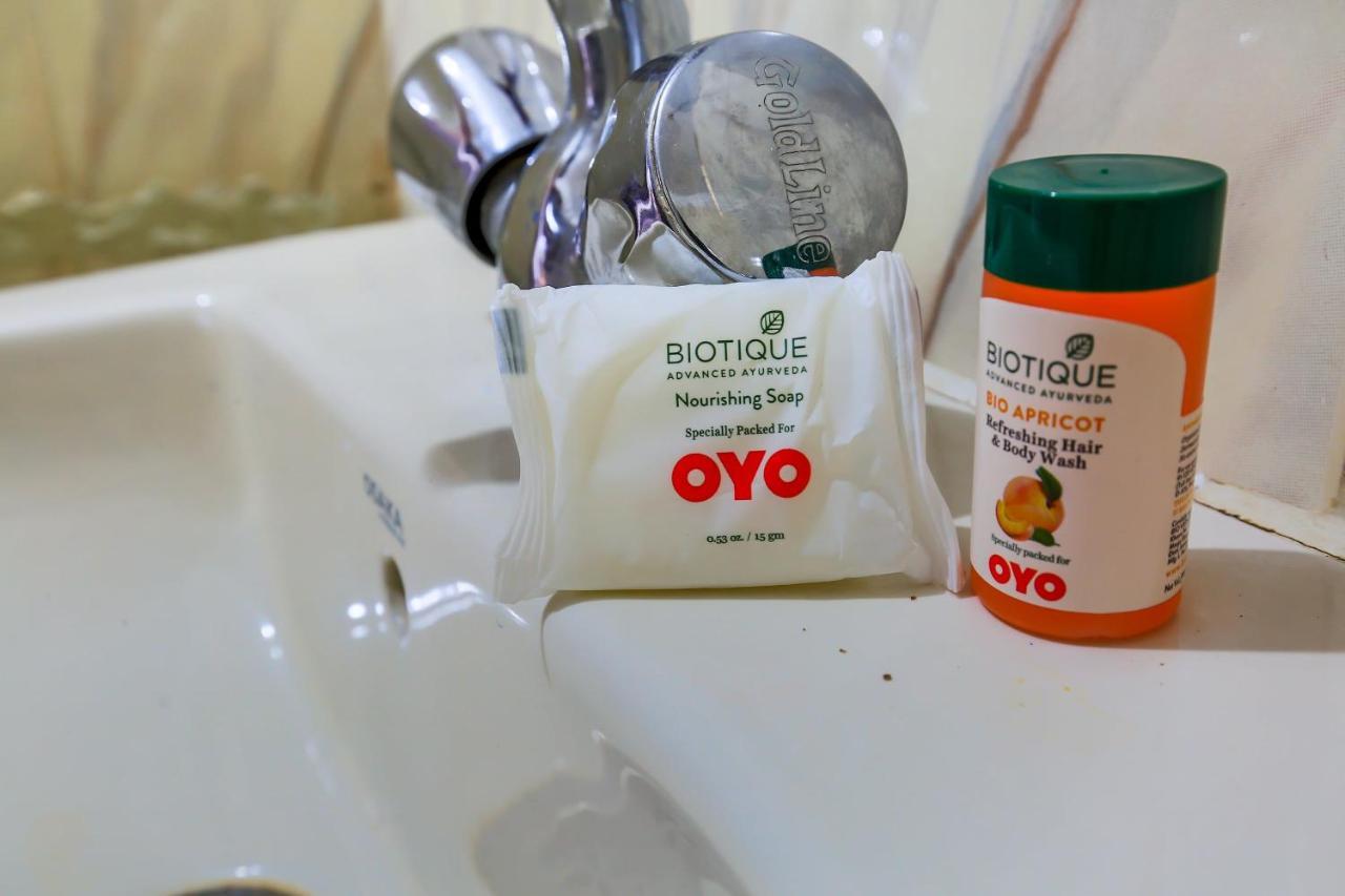 Oyo 14431 Sai Nivas Hotel Guwahati Bagian luar foto